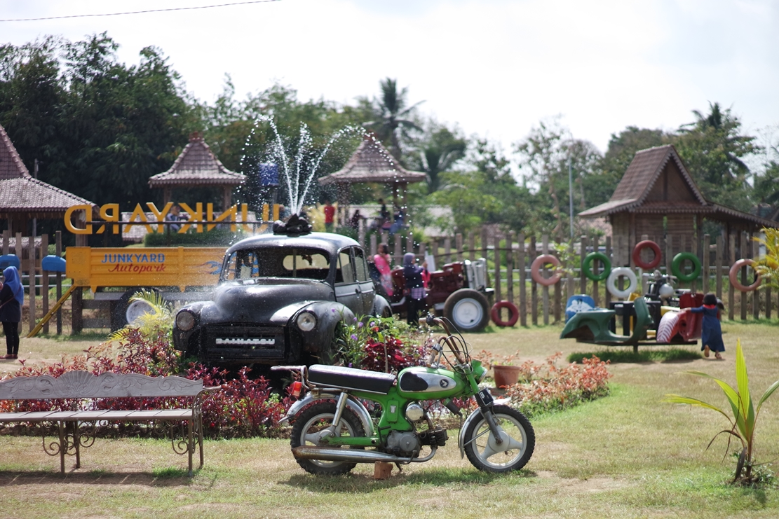 Junk yard magelang